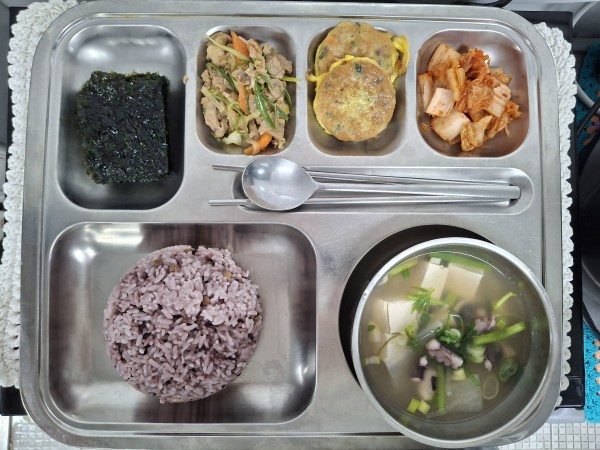 fe4b54011fe34f063213ee9dc9e367f9_1766468